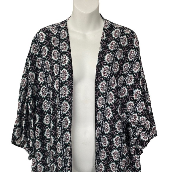 ⚡️ LAST CHANCE MARKDOWN !⭐Boho Fringe Kimono Size Medium Black Print Womens Top - Picture 2 of 11